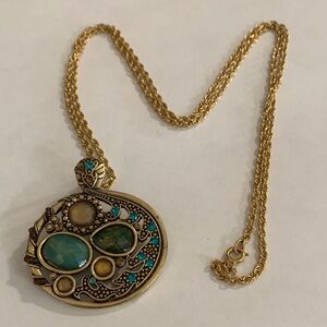 Elegant Gold and Turquoise Pendant Necklace
